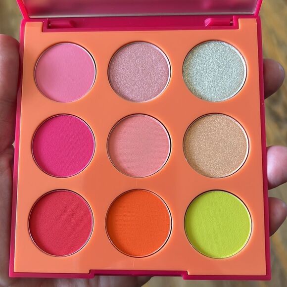 HP🥰Morphe Hot For Hue Artistry Palette - Picture 1 of 7